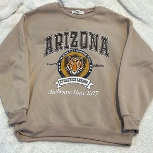 High quality beige sweatshirt, no design on the back, never worn